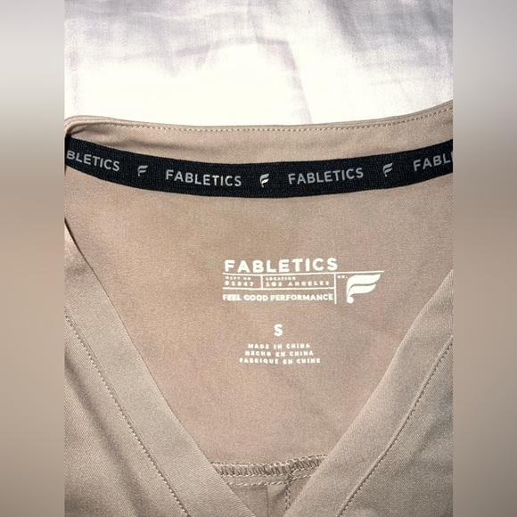 Like New Fabletics Method Scrub Top In Chai - Picture 4 of 7